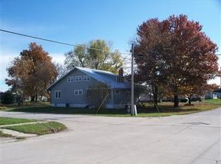 216 S Walnut St, Fremont, IA 52561