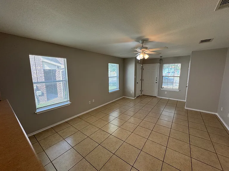 6733 Plains Crest Dr — Photo 4