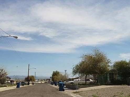 2nd image of 1910 Luna Vista St