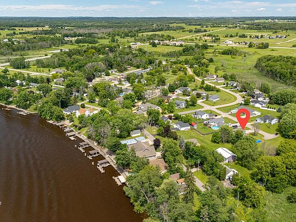 5th image of 705 Riverview Dr