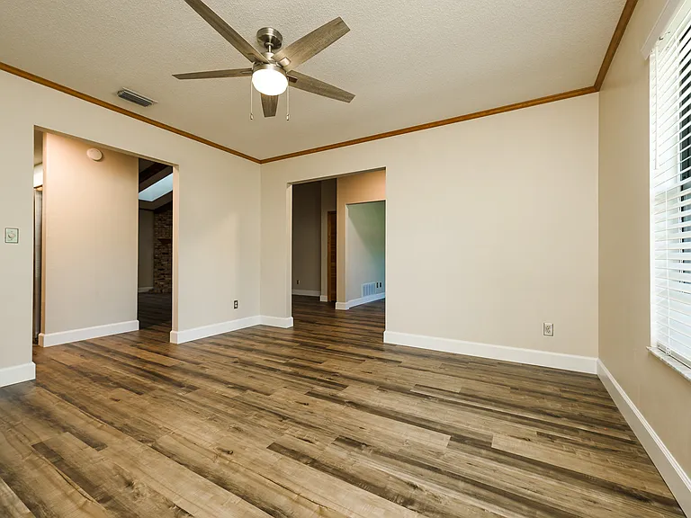 1523 Poplar Dr — Photo 13