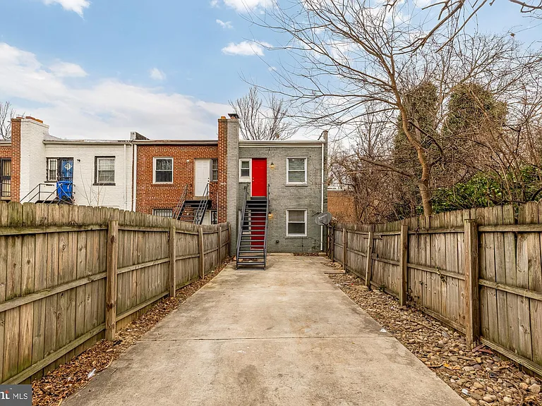 4131 Hunt Pl NE #A — Photo 10