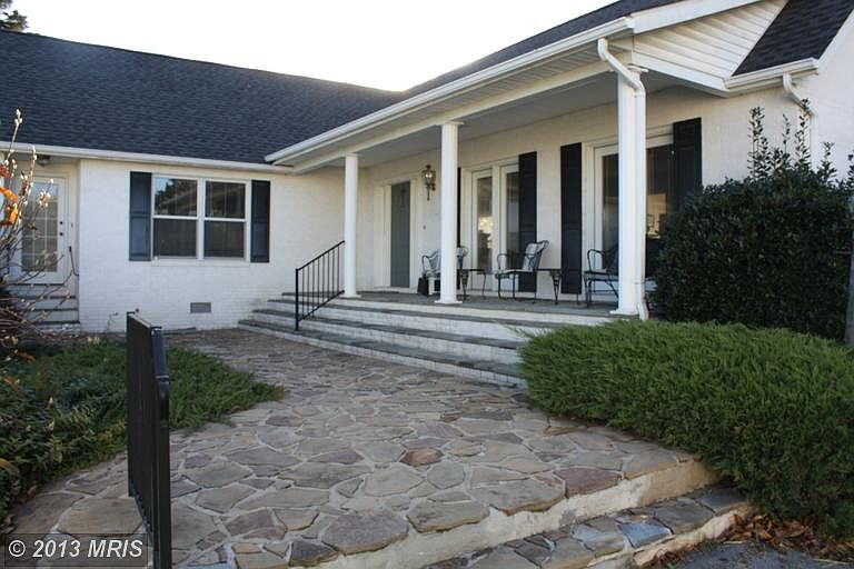 1st image of 497 Crim Dr