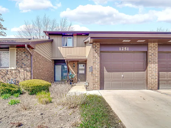 1251 Loughborough Ct, Wheaton, IL 60189