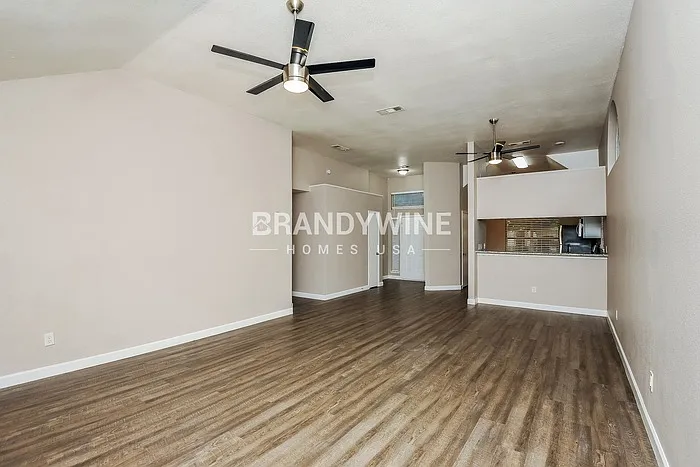 737 Lionel Way — Photo 6