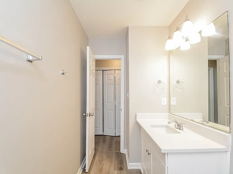 1005 Henchman Ct — Photo 15