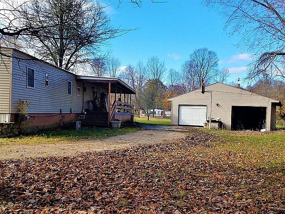 4th image of 4073 E Shore Dr