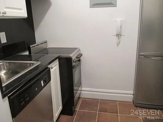 Rented by 24 7 NYC Realty Inc. | media 22