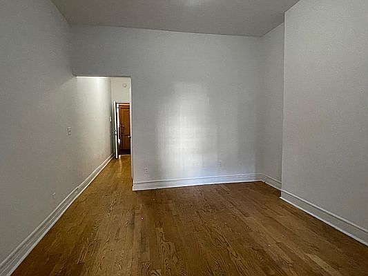 2nd image of 842 Hart St APT 1L