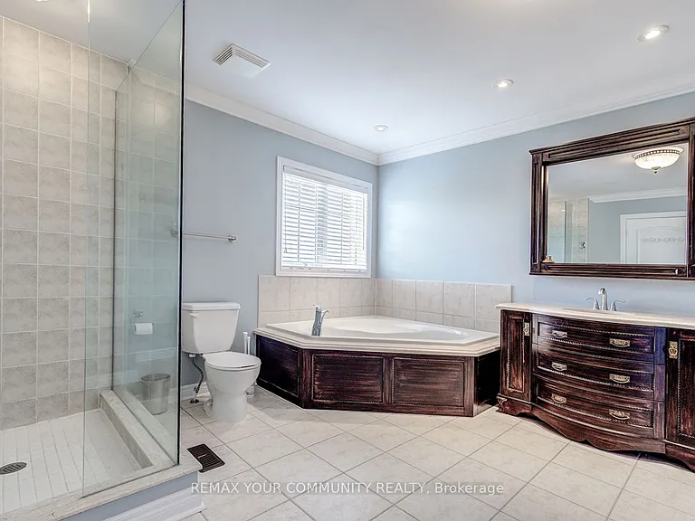 230 Humberland Dr — Photo 25