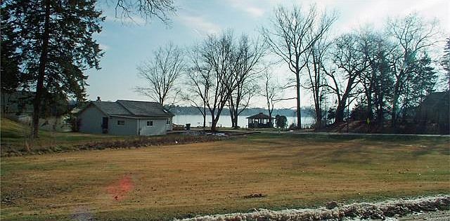 1st image of 8986 Hillview Dr