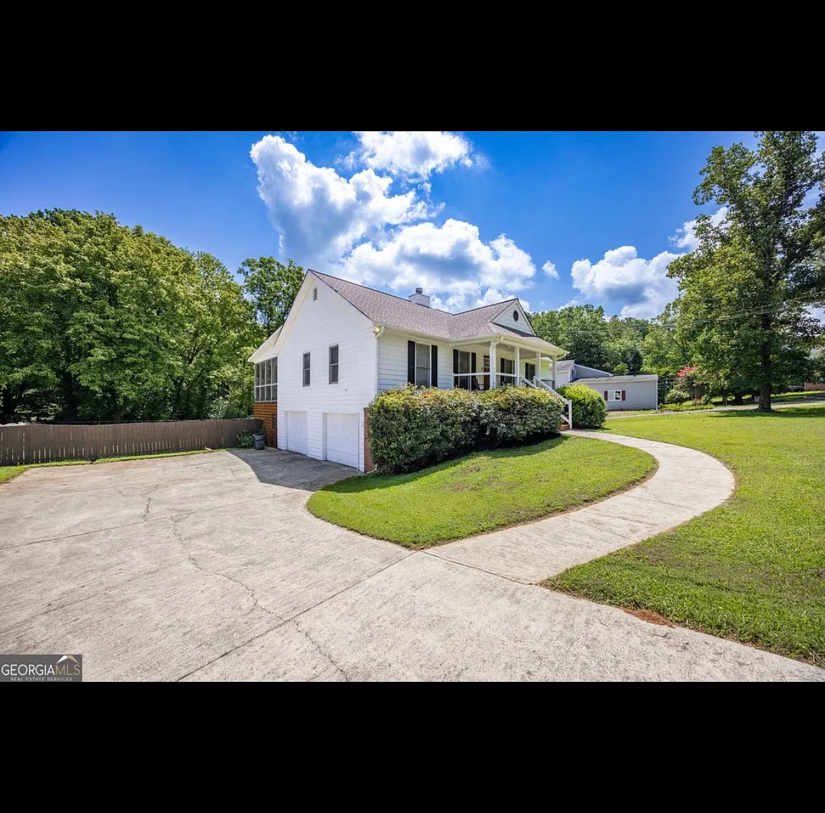 31 McWhorter St — Photo 2