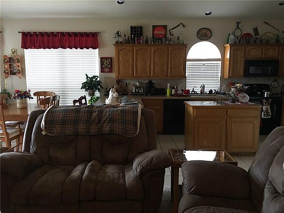 4th image of 1041 Aaron Dr