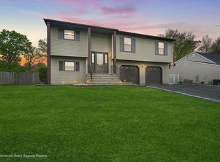 116 Starlight Rd, Howell, NJ 07731