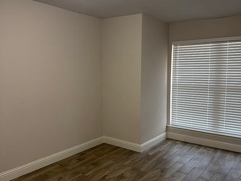 2003 Court Pl — Photo 15