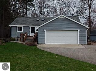 3557 Pebble Creek Dr, Cadillac, MI 49601