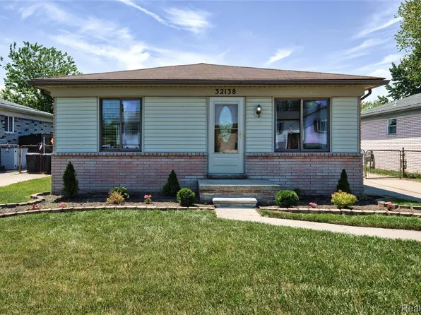 32138 Glaser Rd, Brownstown, MI 48173