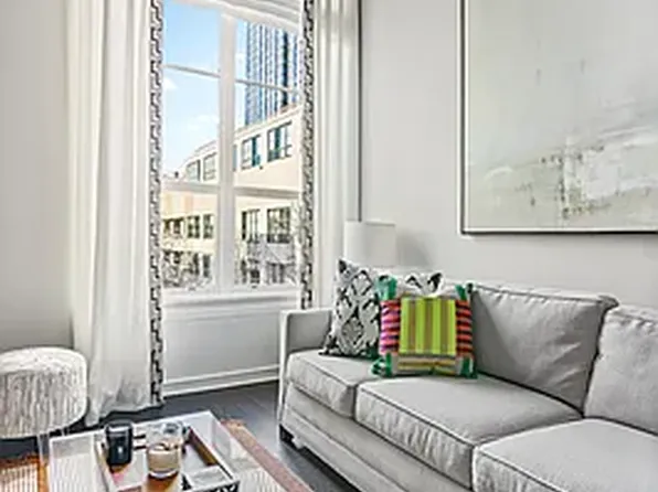 184 Kent Avenue image 6 of 7