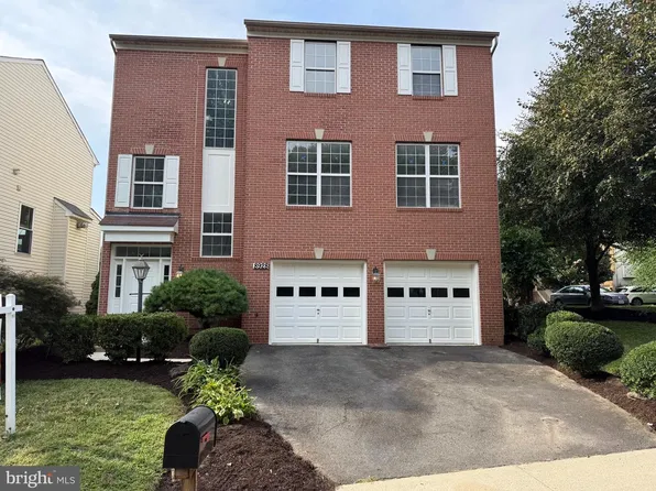 8928 Garden Gate Dr, Fairfax, VA 22031