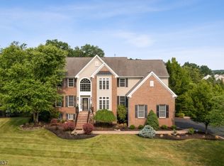 5 Castleton Ln, Flemington, NJ 08822