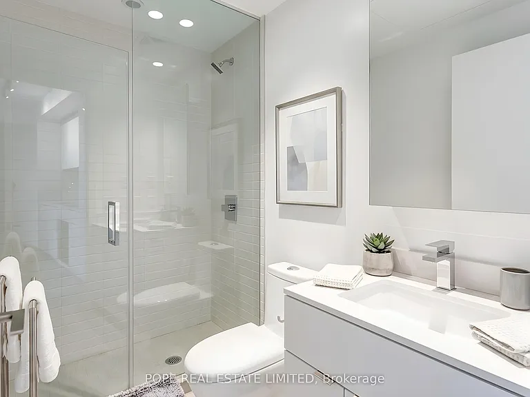 7 Grenville St #2112 — Photo 4