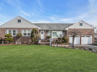 309 N Virginia Avenue, Massapequa, NY 11758