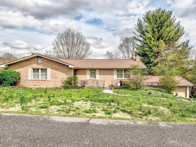 921 Hilltop Dr, Jacksboro, TN, 37757