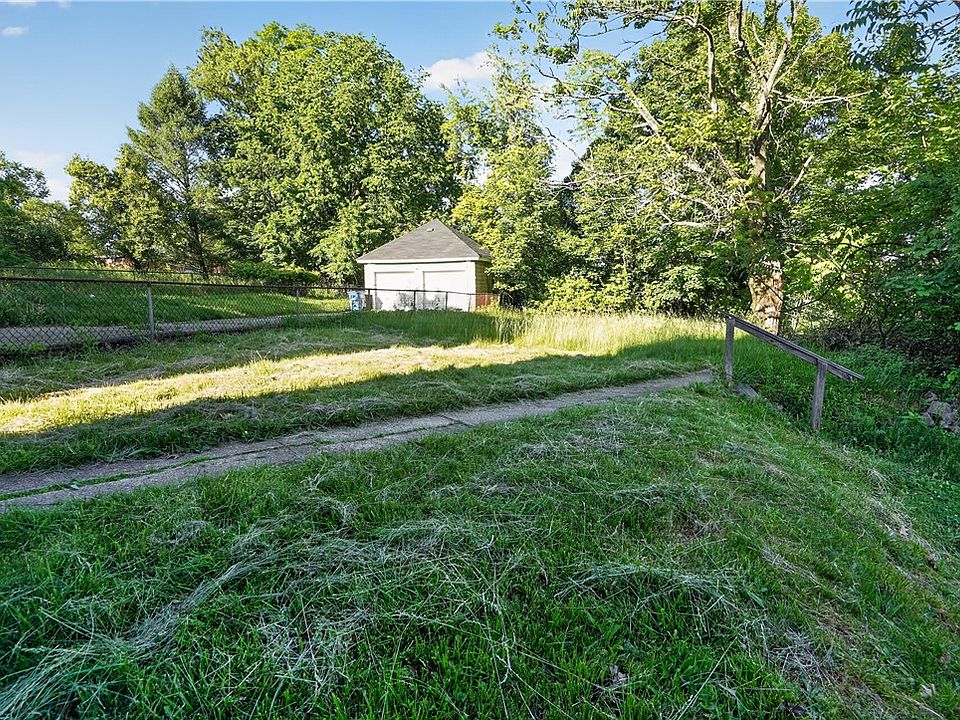 40th image of 300 McCutcheon Ln