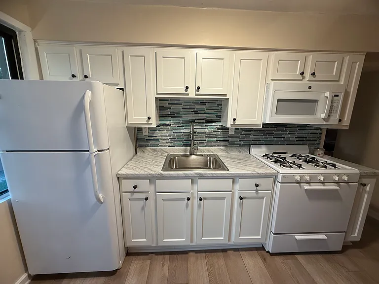118 Delaware Dr — Photo 1