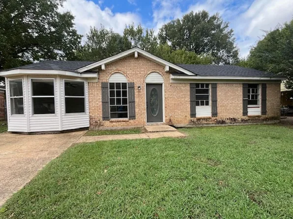 6655 Embassy Cir, Horn Lake, MS 38637