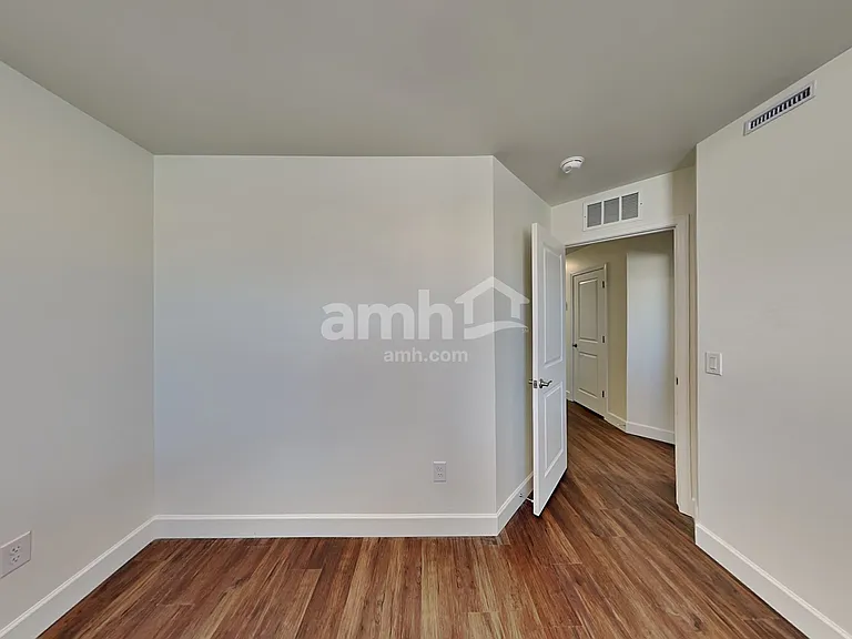 897 Heritage Blvd — Photo 17