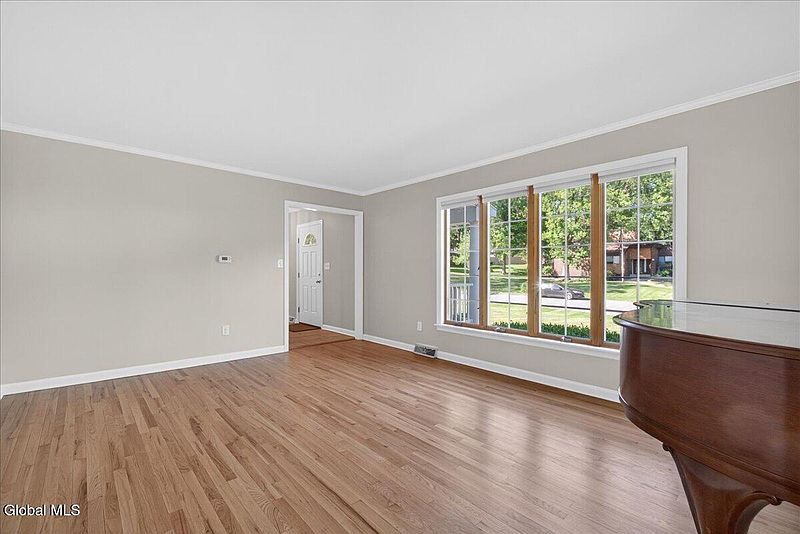 4th image of 3 Fenway Drive