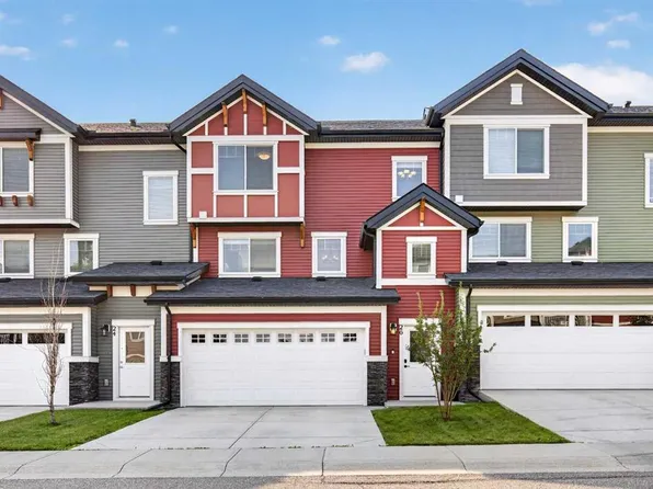 26 N Nolan Hill Hts NW, Calgary, AB T3R 0S5