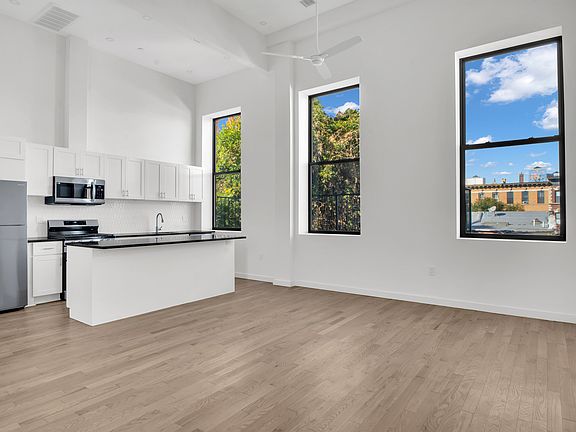 3rd image of 185 Chauncey St APT 3R