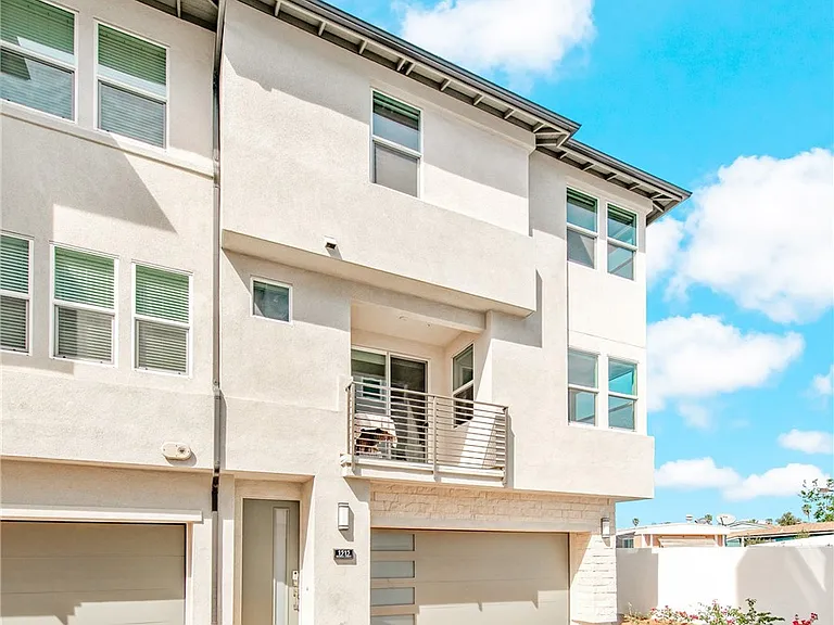 1515 W Bushell St — Photo 28