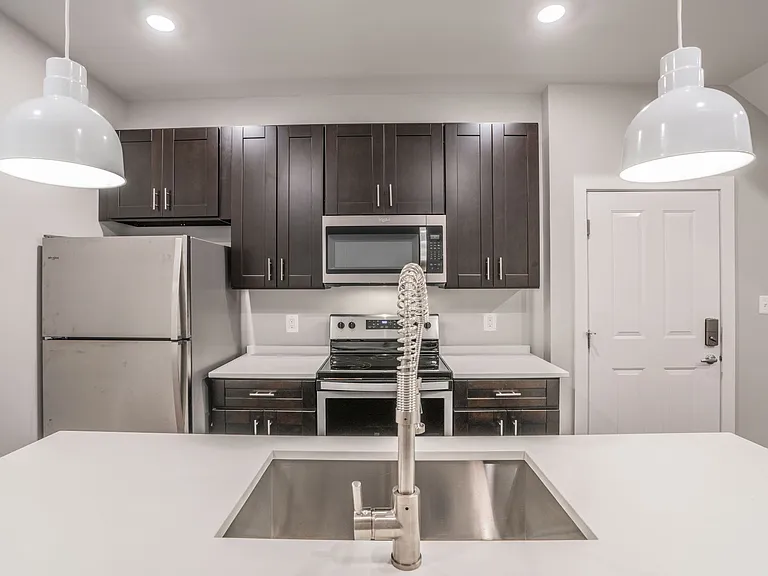 310 E Lanvale St — Photo 25