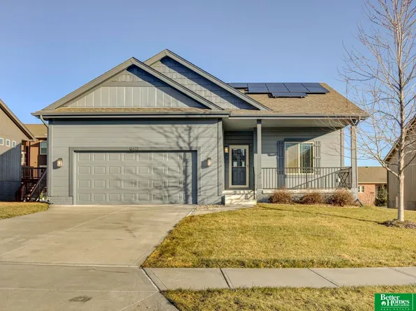 6622 Michael Cir, Papillion, NE 68133