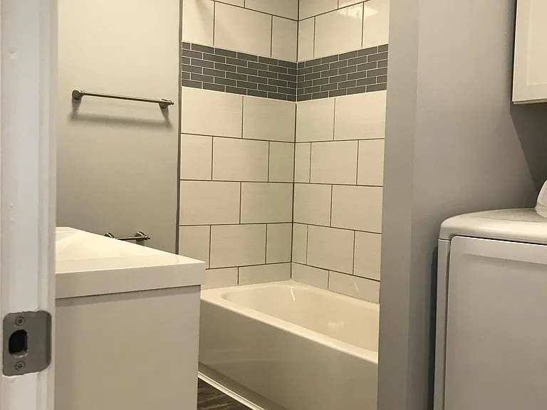 213 Gertrude St #2 — Photo 9