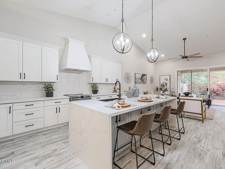8941 E Maple Dr — Photo 30