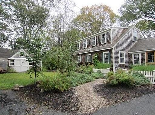 front of home from driveway