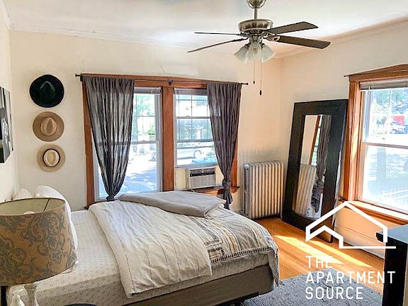 3rd image of 1839 W Foster Ave #1