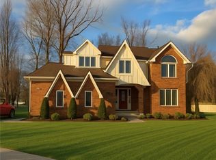 400 Tiburon Ln, East Amherst, NY 14051