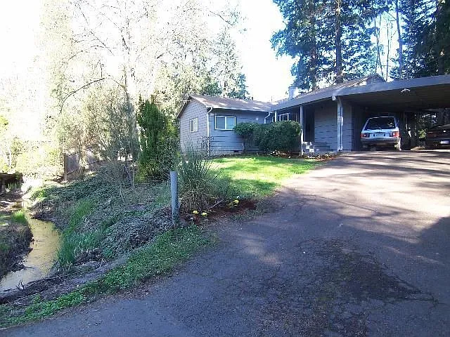 4220 SW 96th Ave photo 1