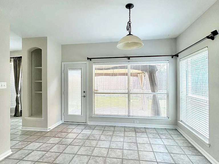 604 Peacock Dr — Photo 27
