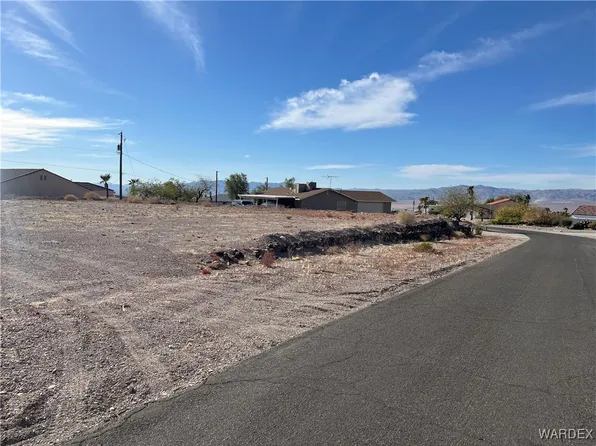 4198 San Saba Pl, Bullhead City, AZ 86429
