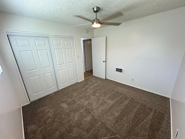 711 E. Pleasant Street — Photo 34