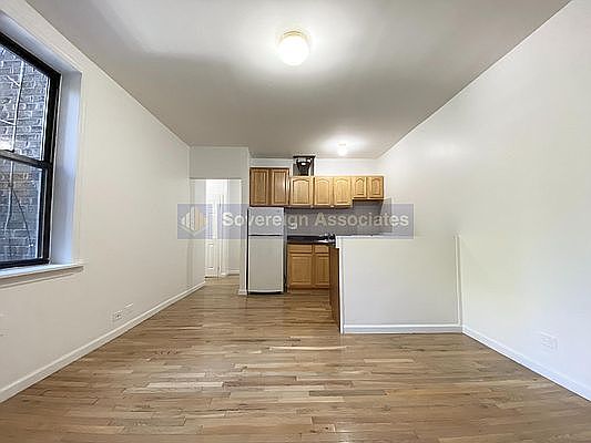 1st image of 165 Pinehurst Ave #11