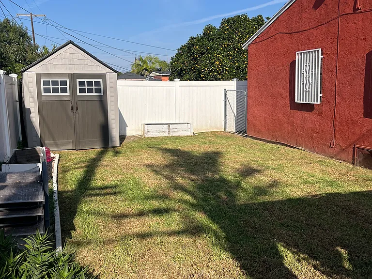 1709 N Graham Ave — Photo 7