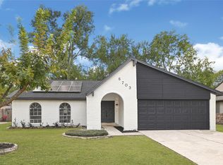 6703 Casablanca Dr, Houston, TX 77088