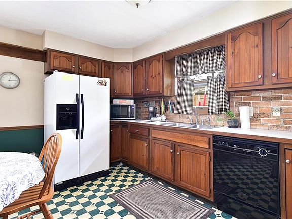 2nd image of 8427 Glenwood Ave